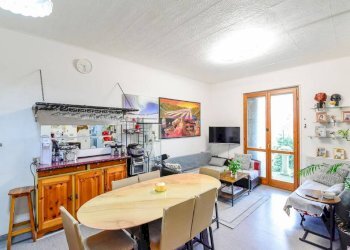 Salone - Appartamento via Monsignor Riccardo Beretta, 19, Missaglia - foto 3