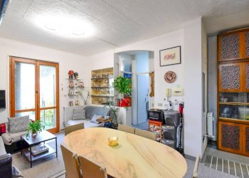 Salone - Appartamento via Monsignor Riccardo Beretta, 19, Missaglia - foto 4