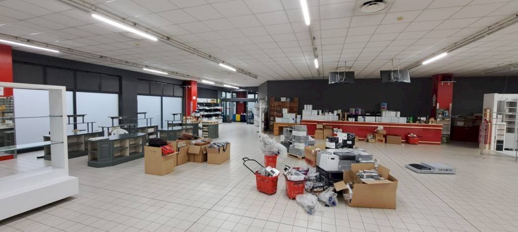 Interno non residenziale - Negozio via Cirillo Monzani, Venezia (zona Mestre) - foto 2