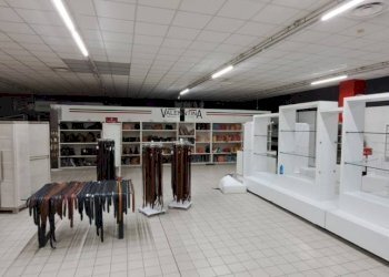 Interno non residenziale - Negozio via Cirillo Monzani, Venezia (zona Mestre) - foto 4