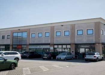 Facciata - Negozio via Cirillo Monzani, Venezia (zona Mestre) - foto 10