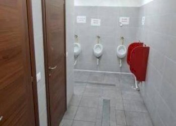 Interno palazzo - Negozio via Cirillo Monzani, Venezia (zona Mestre) - foto 15