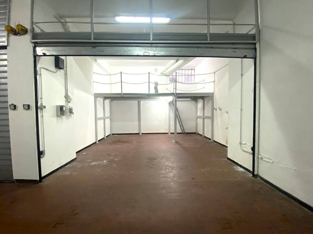 Interno non residenziale - Box via Antica Romana di Quinto, 25C, frazione Quinto Al Mare, Genova - foto 1