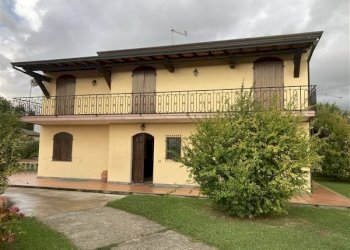 Facciata - Villa via del Puntone, Montignoso - foto 8