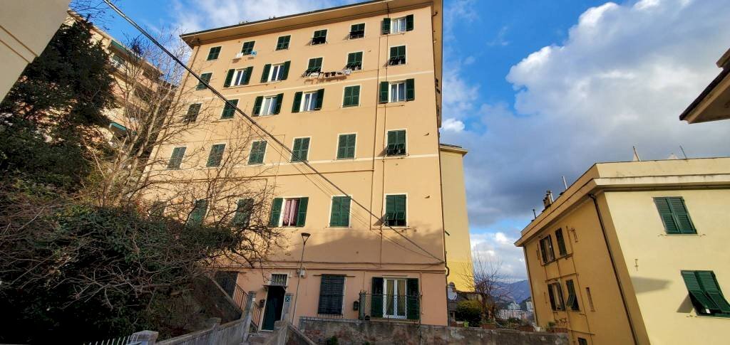 Trilocale Genova (zona Staglieno) - foto 1