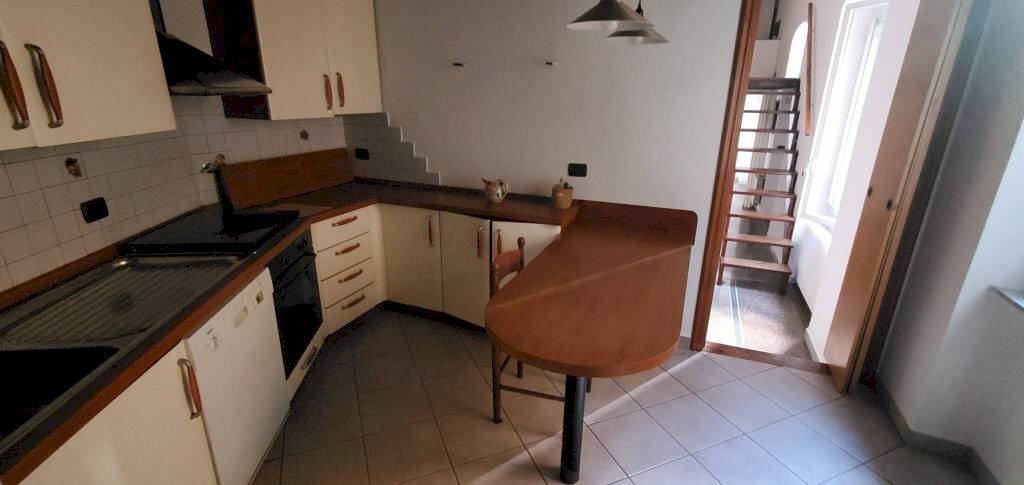 Trilocale Genova (zona Staglieno) - foto 3