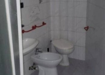 Trilocale Genova (zona Staglieno) - foto 12