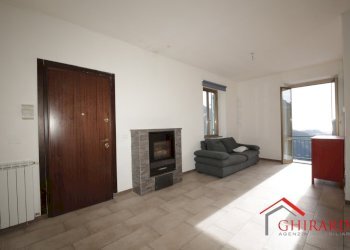 1.0 INGRESSO.JPG - Appartamento VIA MONTE TIMONE  7C, Genova (zona Sestri Ponente) - foto 2