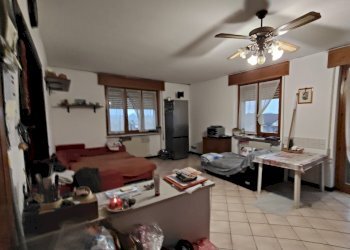 sala da pranzo - Quadrilocale via delle rose, Castel San Giovanni - foto 3