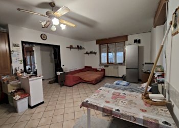 sala da pranzo - Quadrilocale via delle rose, Castel San Giovanni - foto 7