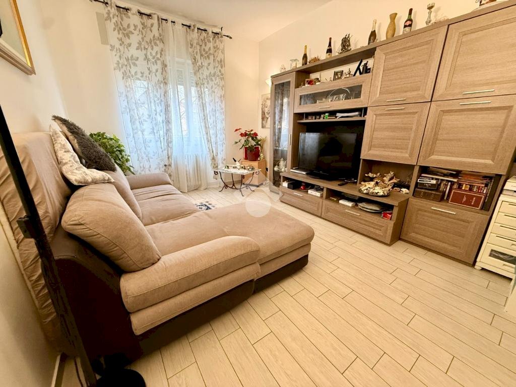 Two-room apartment Via E. Toti, Abbiategrasso - photo 2