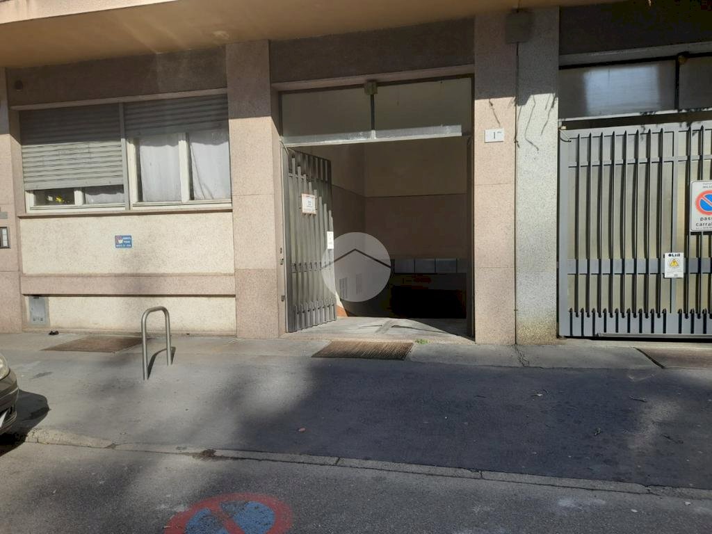 Box Via Lorenzo Perosi, Milano (neighborhood Lorenteggio) - photo 1