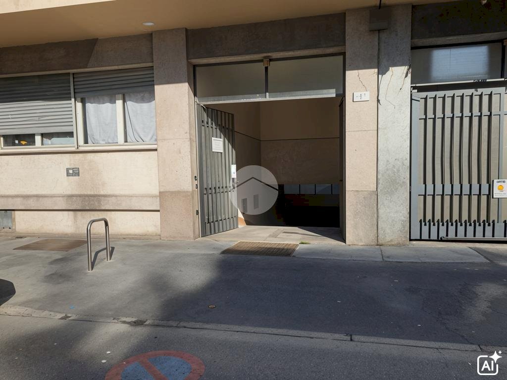 Box Via Lorenzo Perosi, Milano (zona Lorenteggio) - foto 1