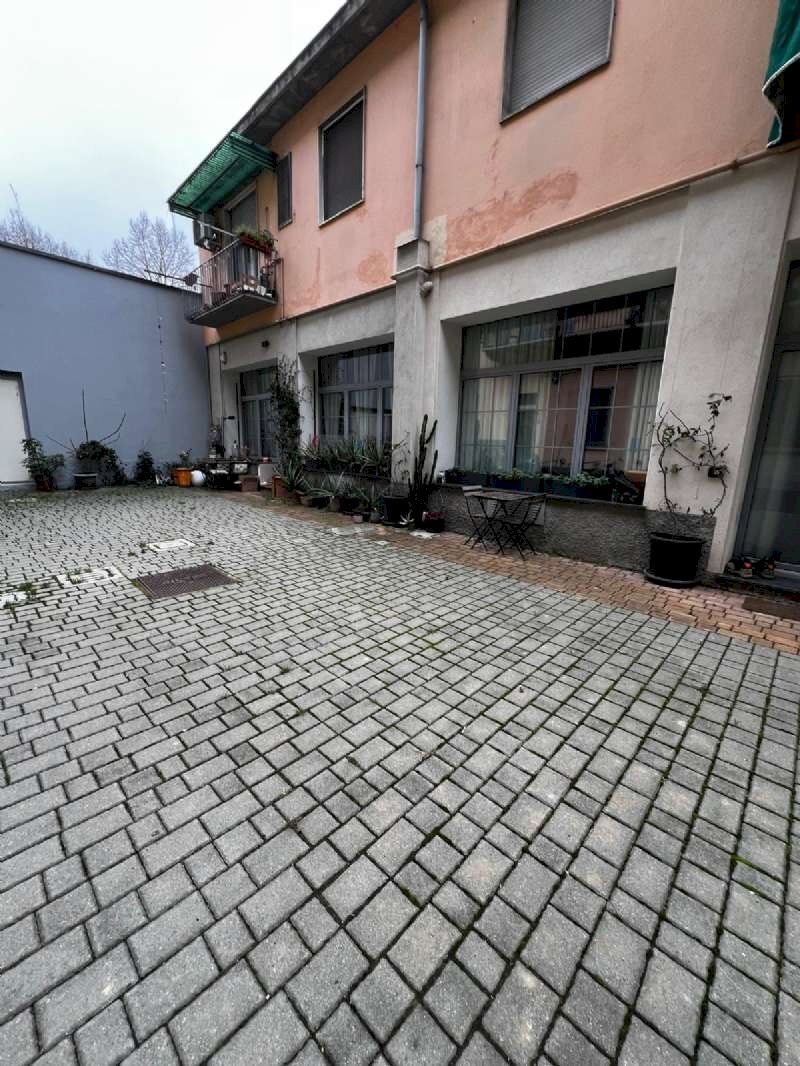 One-room apartment via GIUSEPPE RIPAMONTI 218, Milano (neighborhood Vigentino) - photo 2