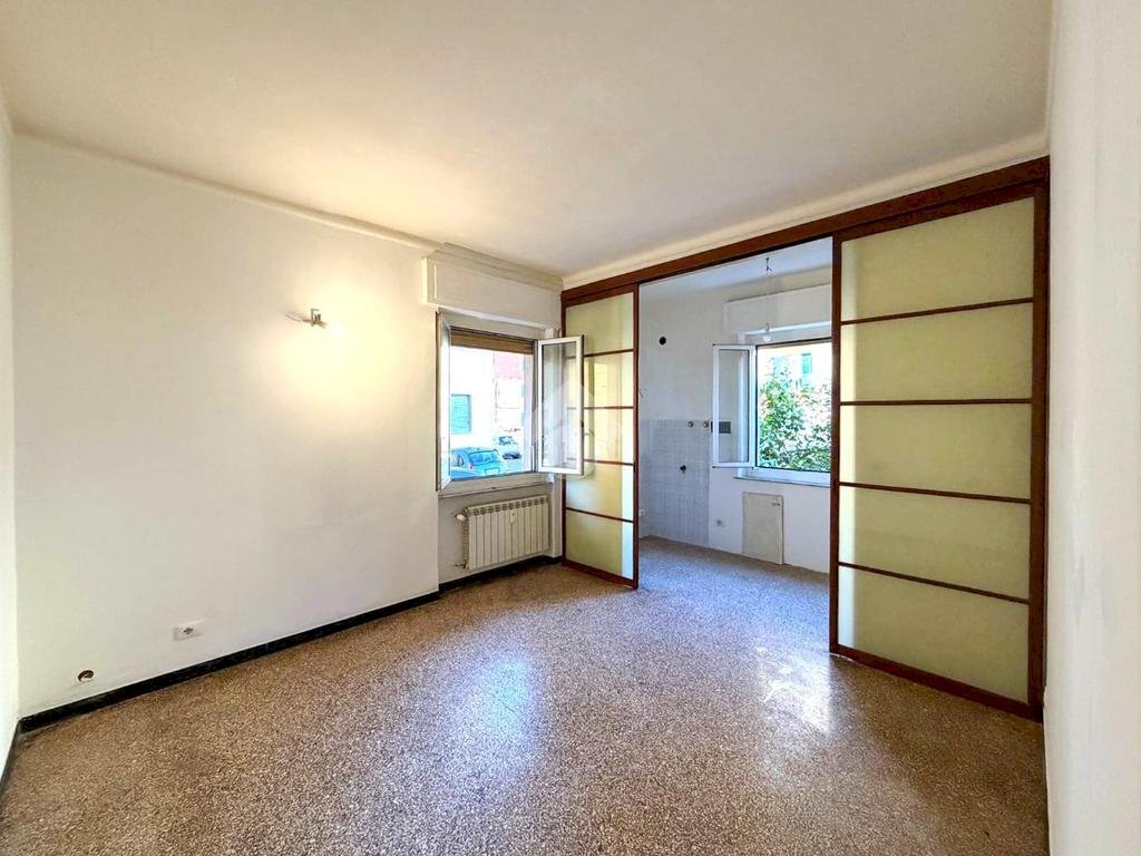 Four-room apartment Via Marco Giuseppe Compagnoni, Genova (neighborhood Rivarolo) - photo 1