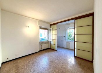 Quadrilocale Via Marco Giuseppe Compagnoni, Genova (zona Rivarolo) - foto 1