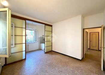 Quadrilocale Via Marco Giuseppe Compagnoni, Genova (zona Rivarolo) - foto 2