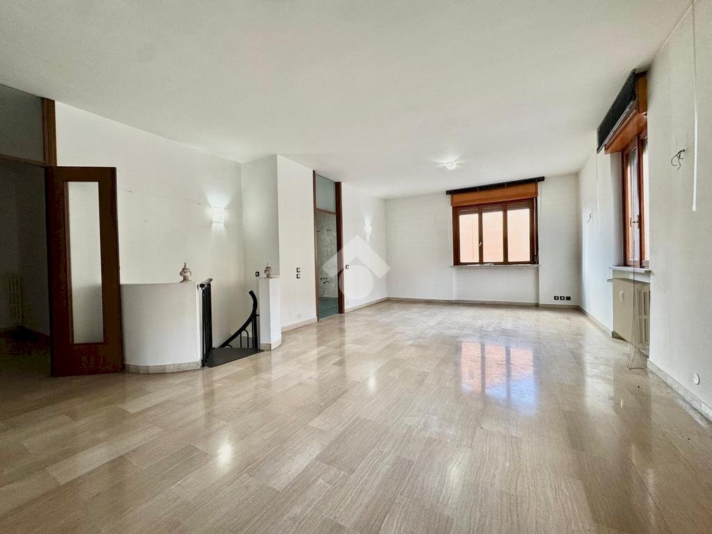 Four-room apartment Via perazzi, Novara - photo 2