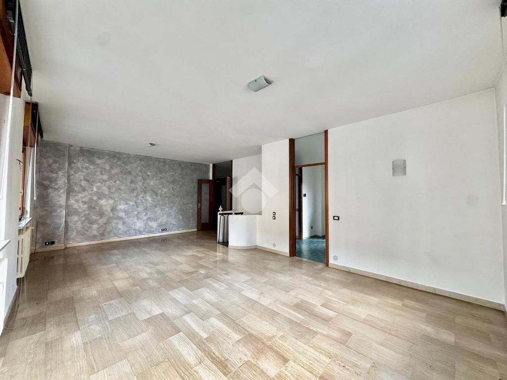 Four-room apartment Via perazzi, Novara - photo 1