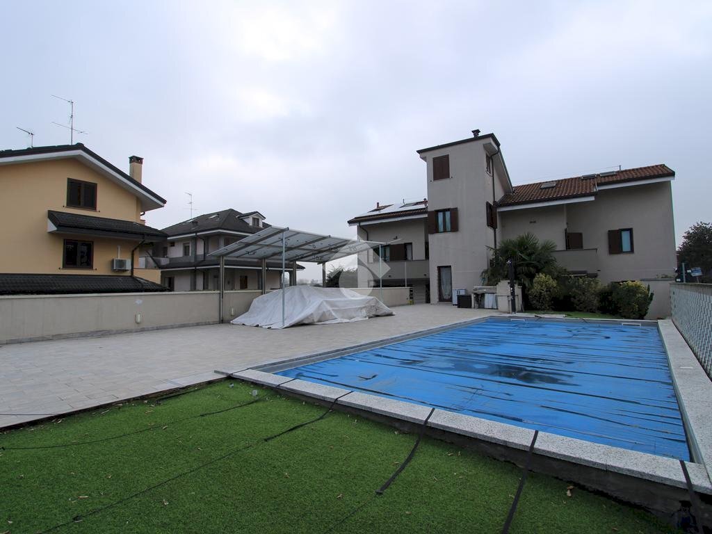 Four-room apartment Via Cusago, Bareggio - photo 2