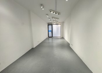 Shop Corso Nizza, Cuneo (neighborhood Centro) - photo 1