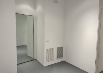 Shop Corso Nizza, Cuneo (neighborhood Centro) - photo 7