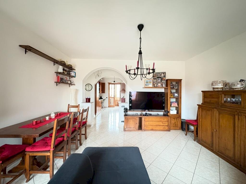 Four-room apartment Via Ponte Chiusella, Romano Canavese - photo 1