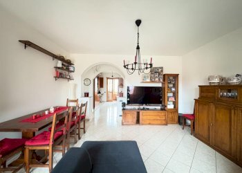 Four-room apartment Via Ponte Chiusella, Romano Canavese - photo 1