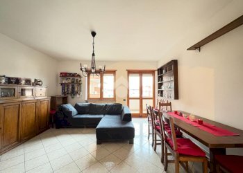 Four-room apartment Via Ponte Chiusella, Romano Canavese - photo 2