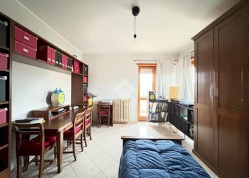 Four-room apartment Via Ponte Chiusella, Romano Canavese - photo 17