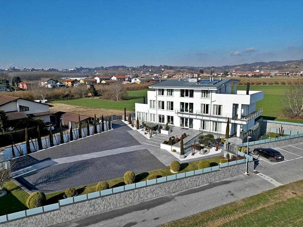 Villa Quadrifamiliare Str. Borgo S. Martino, Bra - foto 2