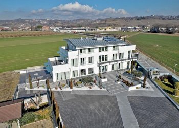 Four-family villa Str. Borgo S. Martino, Bra - photo 1