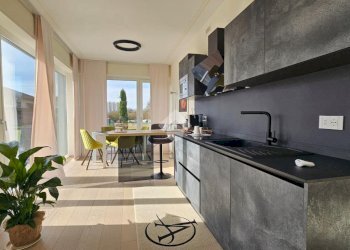 Four-family villa Str. Borgo S. Martino, Bra - photo 10