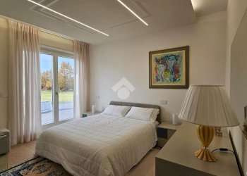 Four-family villa Str. Borgo S. Martino, Bra - photo 12