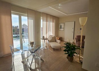 Four-family villa Str. Borgo S. Martino, Bra - photo 17