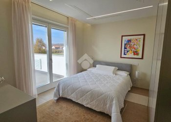 Four-family villa Str. Borgo S. Martino, Bra - photo 20