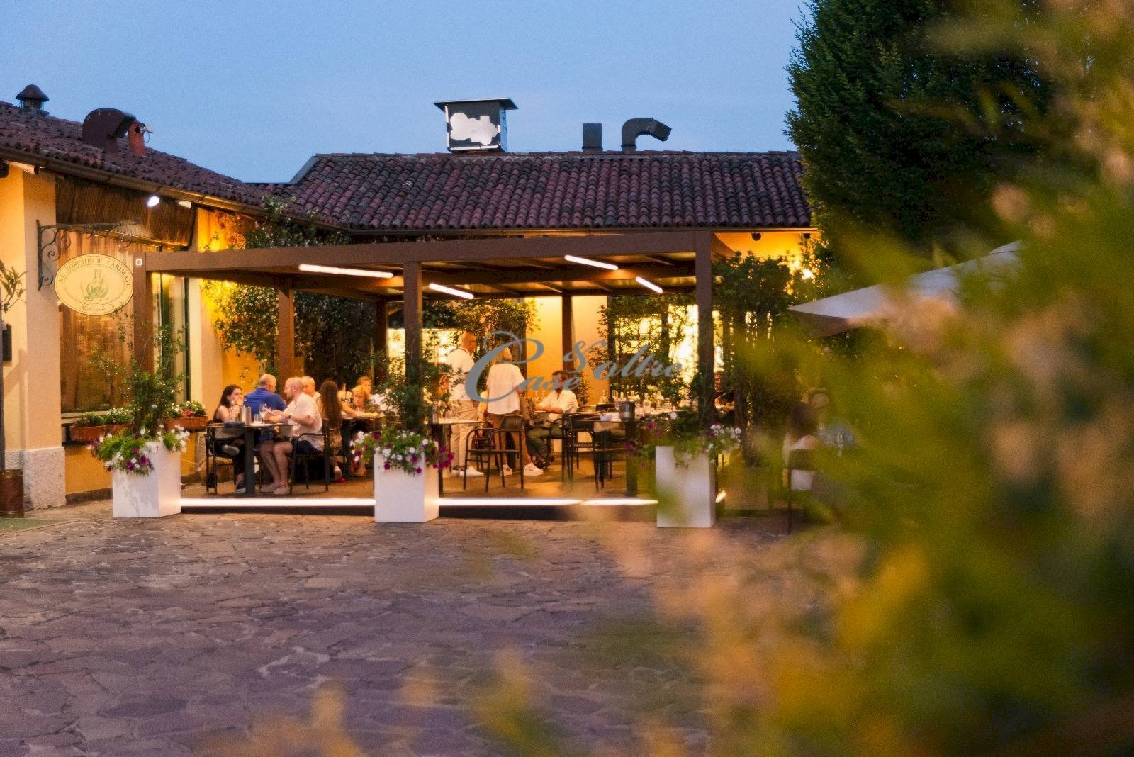 Foto 1 - Commercial Premises Piazza Castello, Carimate - photo 1