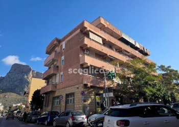 Foto 1 - Attic Via Sferracavallo
 
139, Palermo - photo 1