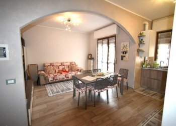 Foto 1 - Trilocale CARDUCCI
 
1, Carnate - foto 1