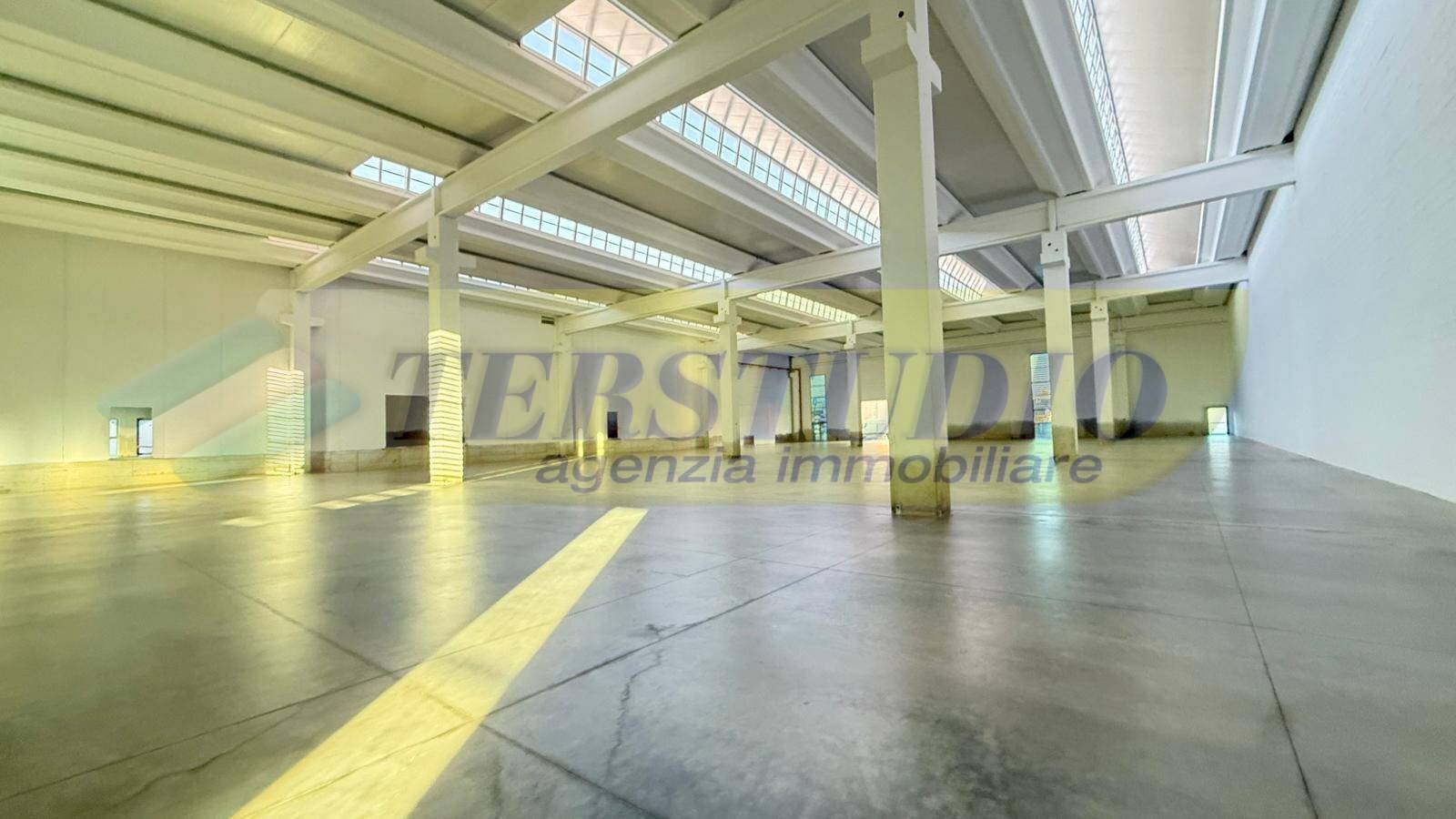 Foto 3 - Capannone Via Guglielmo Marconi
 
snc, Ponte San Pietro - foto 3