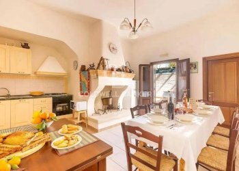 Foto 1 - Casa indipendente Via Umberto I
 
17, Avetrana - foto 1