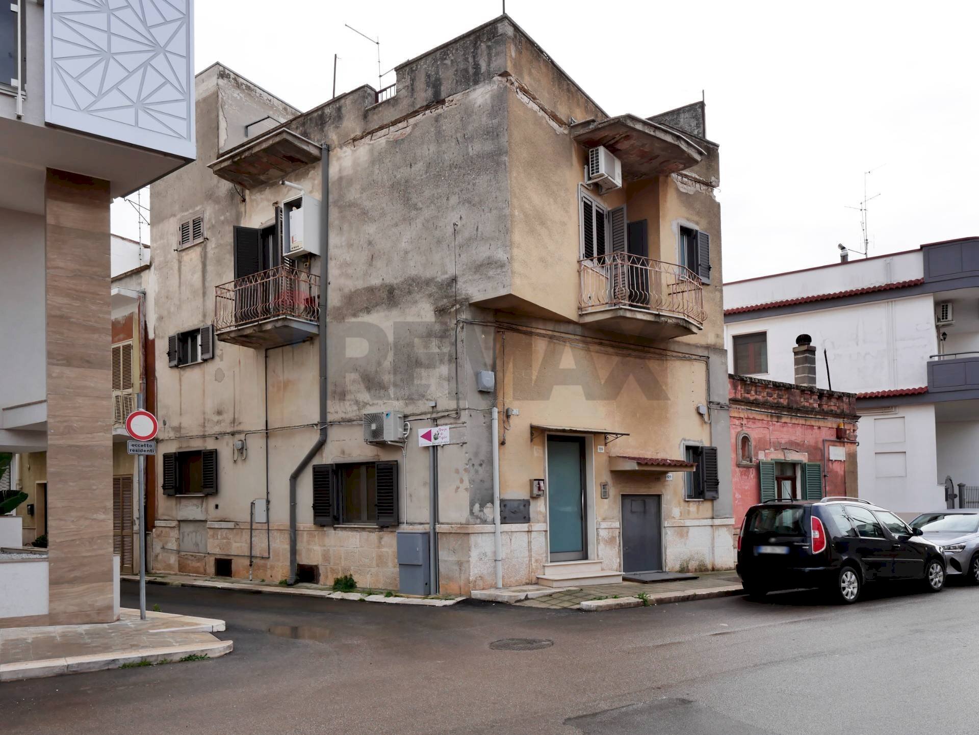 Edificio all\'aperto - Casa indipendente Via Thaon De Revel
 
2, Sannicandro di Bari - foto 1