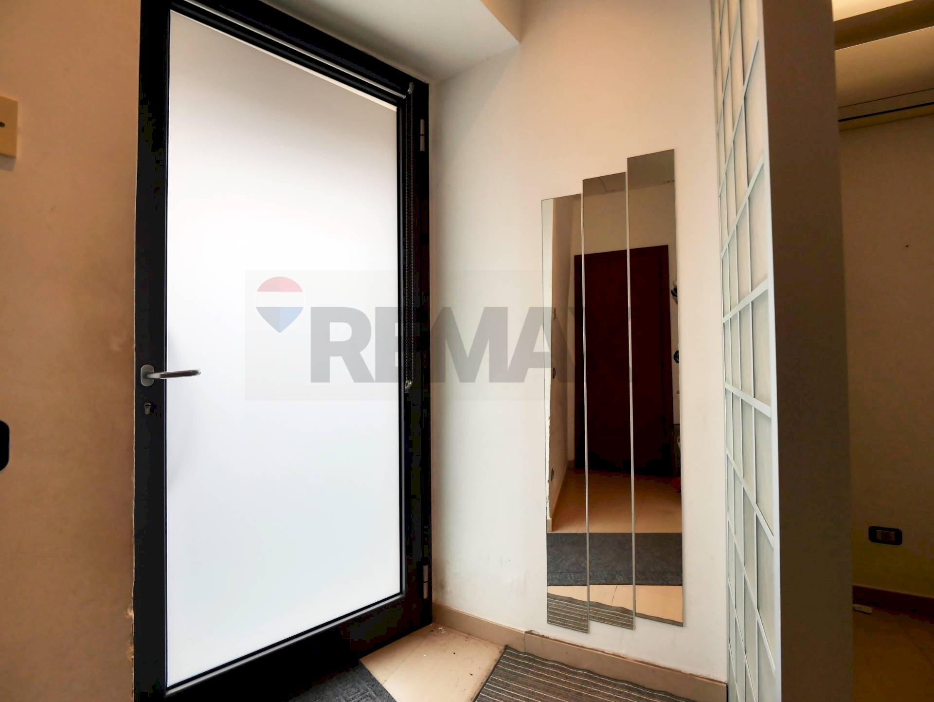 Stanza vuota - Casa indipendente Via Thaon De Revel
 
2, Sannicandro di Bari - foto 3