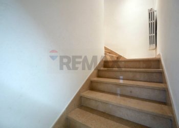 Scale - Casa indipendente Via Thaon De Revel
 
2, Sannicandro di Bari - foto 14