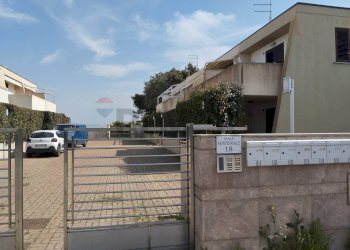 Edificio all\'aperto - Villa a Schiera Via Monte Favale
 
18, Pulsano - foto 2