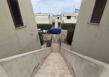 Scale - Villa a Schiera Via Monte Favale
 
18, Pulsano - foto 11