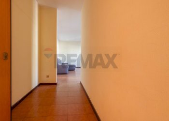 Hall / corridoio - Trilocale VIA GIANNI RODARI
 
35, Varese - foto 3