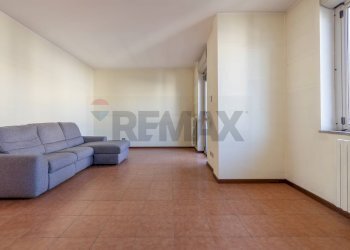 Soggiorno - Trilocale VIA GIANNI RODARI
 
35, Varese - foto 4