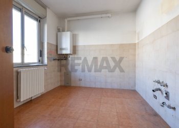 Stanza vuota - Trilocale VIA GIANNI RODARI
 
35, Varese - foto 9