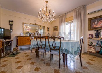 Sala da pranzo - Four-room apartment Via Della Conciliazione
 
24, Palermo - photo 4
